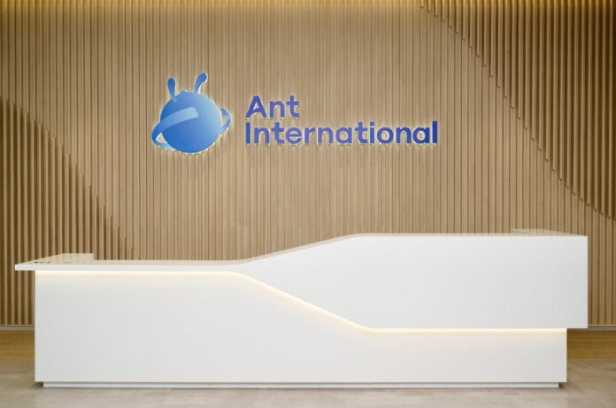 渣打銀行與螞蟻國際合作推出AI財資及外匯管理解決方案