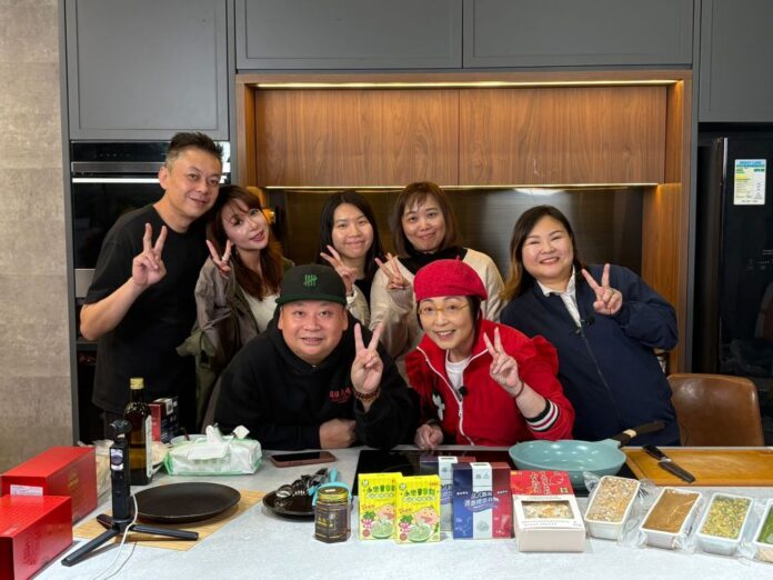 2026立春直播已於2月4日晚上順利完成，當天苑瓊丹與李霖恩為首場直播站台，直播反應熱烈。